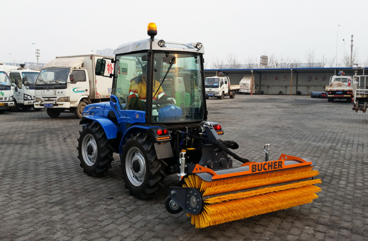 駕駛式多功能除雪機(jī)