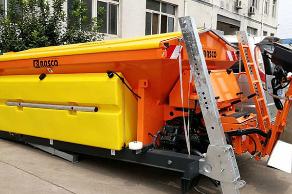 大(dà)型融雪撒布機(jī)