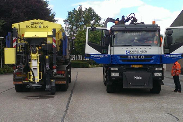 大(dà)型融雪撒布機(jī)