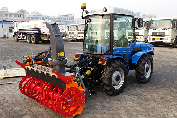 駕駛式多功能除雪機(jī)