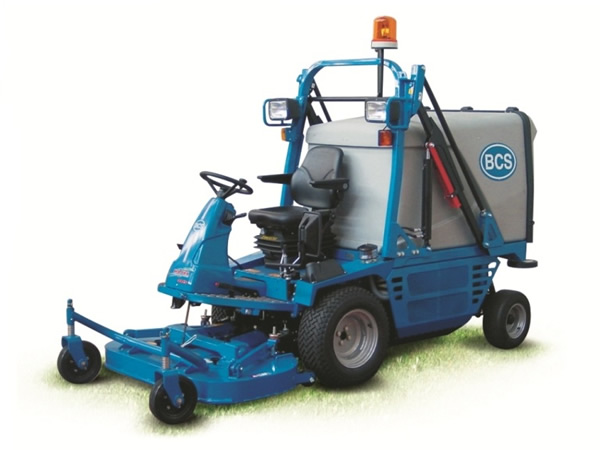 駕駛式多功能綠化機(jī)-MA.TRA 205(圖1)